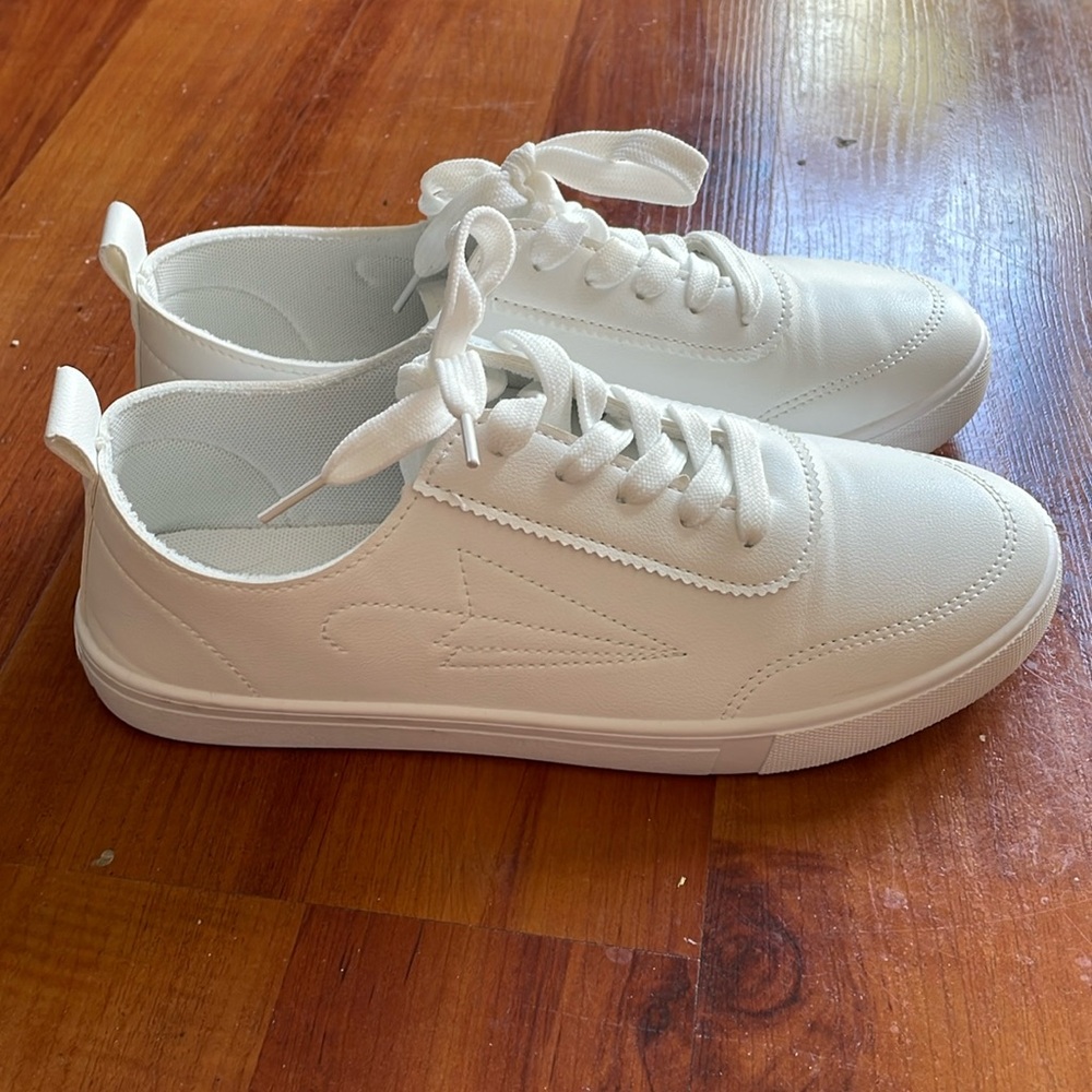 SHEIN Sneakers